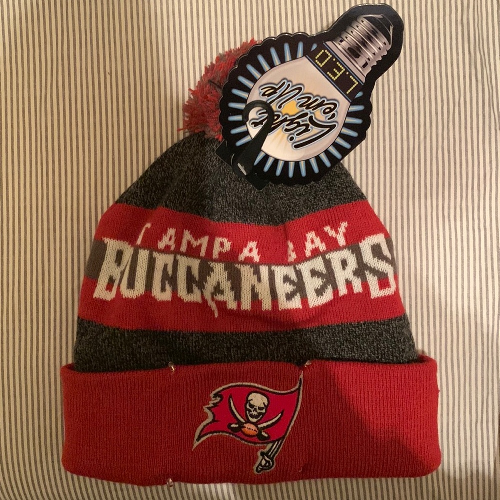 Men’s FOCO Tampa Bay Buccaneers light-up beanie. Brand new, never been worn.